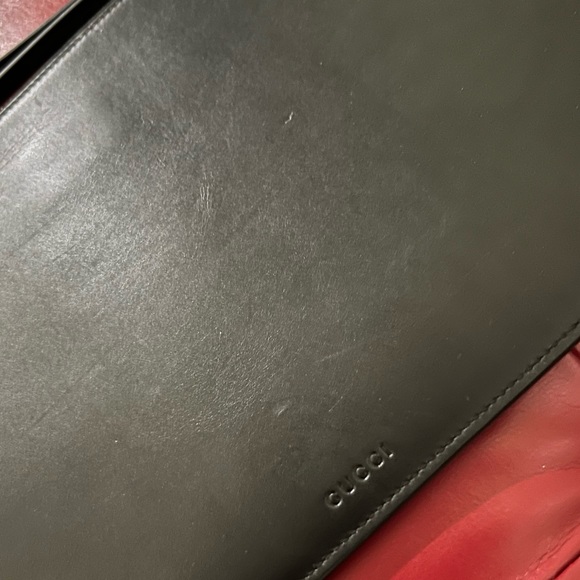 👑✅PRICE FIRM✅ AUTHENTIC Calfskin Life is Gucci Clutch - Picture 12 of 17